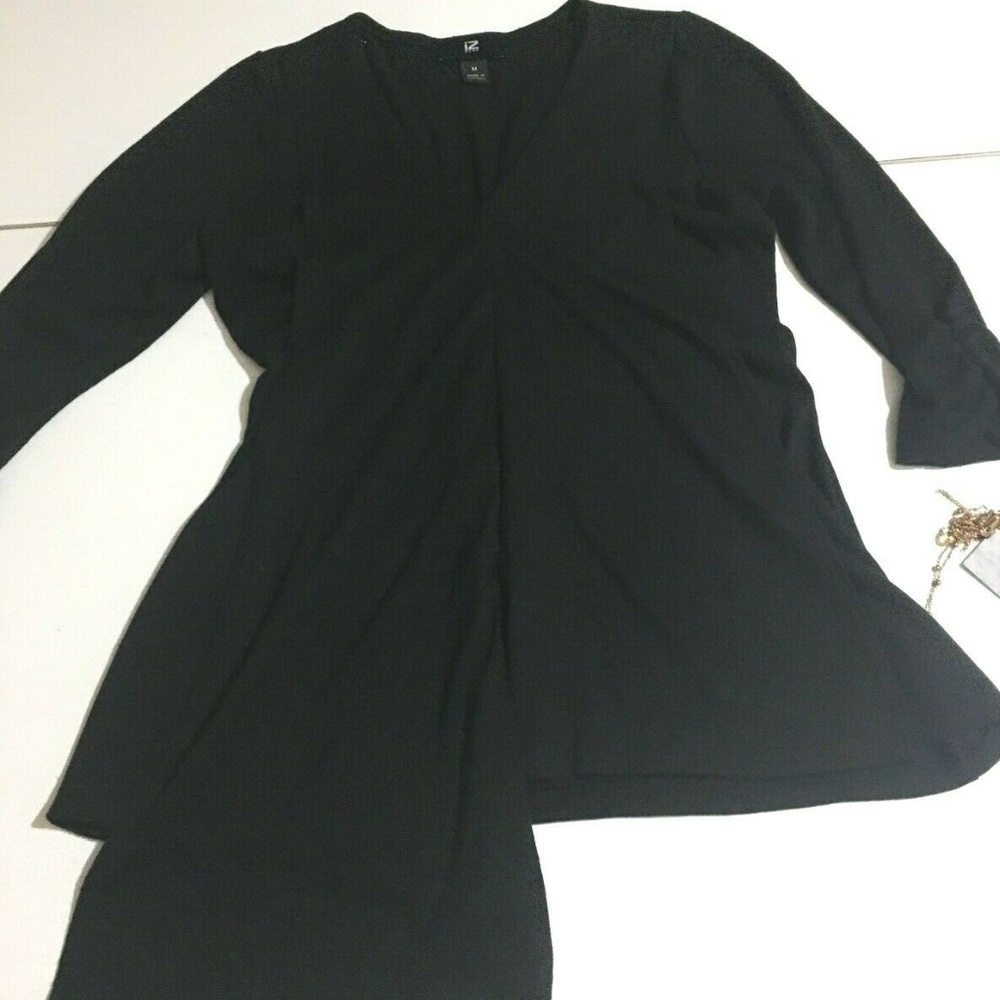 IZ Byer Womens Medium Black Top V-Neck NWT - Picture 1 of 8